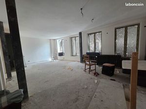 Immeuble de rapport proche Republique