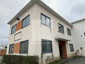 Location commerce 622 m² à Meyzieu (69330)