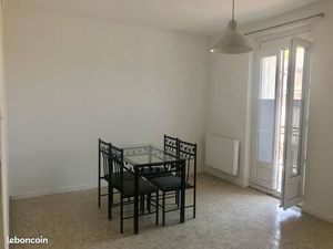 Loue T2 meublé au centre de Lavelanet
