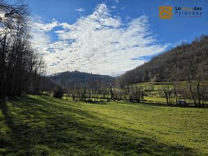 Terrain à bâtir de 2252 m² entre LOURDES et BAGNERES