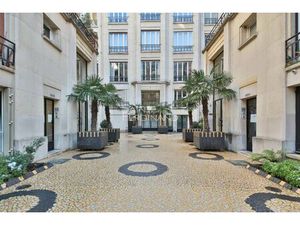 PARIS 15. RUE DU LAOS/MOTTE PICQUET-GRENELLE - 4 pièces traversant. DPE D