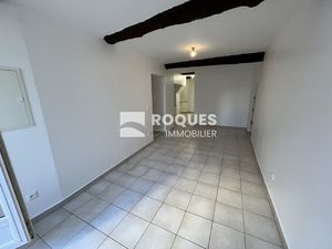 Saint-Gervais-sur-Mare  à louer bel appartement T2 en rez-de