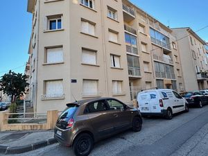 Beau T3 rénové 54 m2 avec balcons - Toulon Ouest