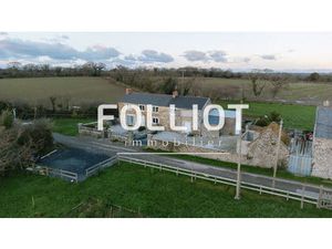 Maison en pierre avec dépendance Le Mesnil