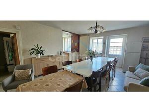 Maison de 9 pièces de 244 m² en vente à Longwy-sur-le-Doubs