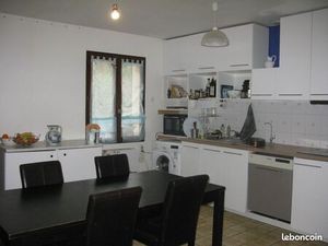 Maison de plain pied  jardin  garage