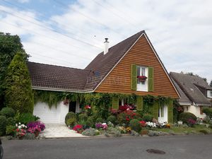 CHELLES MONT- CHALATS- VILLA INDIVIDUELLE AVEC GARAGE ET JA