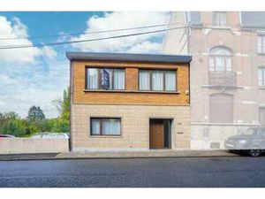 Charmante maison avec jardin et garage à vendre