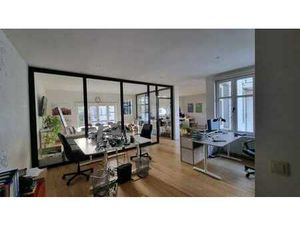 Bureau lumineux de 100 m² – Quartier Louise / Stéphanie