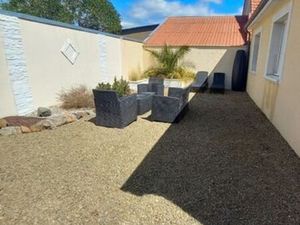 Maison et dépendance