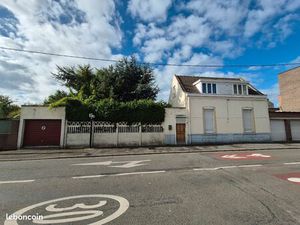 Maison individuelle 111 m² avec jardin et garage  face au CHR