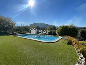 Vente maison 5 pièces 130 m² Saint-Cyr-sur-Mer (83270)