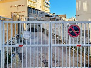 Location commerce 15 m² à Toulon (83000)