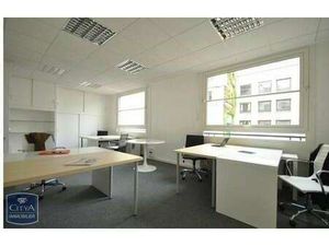 Location Bureaux et commerces à Nantes Centre Ville (44000) : à louer / 96m² Nantes Centre