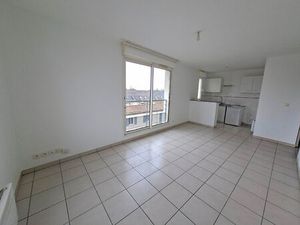 A louer  BèglesT2 meuble d'environ 40.45m2 balcon et parking