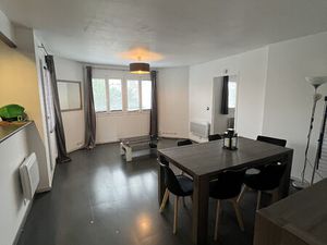 BONDY - F4 meublé de 77m2 avec balcons  cave et parking