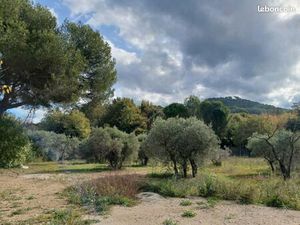 Terrain 1 008 m² Ventabren