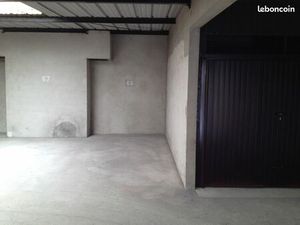 Parking couvert sécurisé secteur Lundy - Camille Lenoir pour berline compacte