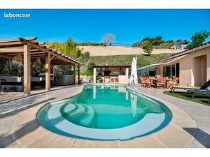 Maison de 120m² avec piscine  billard et jaccuzzi