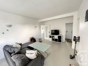 Appartement F3 à louer - 3 pièces - 52 57 m2 - St Jean De La Ruelle - 45 - CENTRE