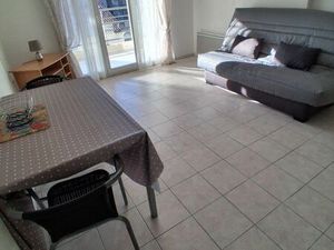 Studio meublé à l'année Vespin proche mer st laurent du var