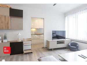 Appartement rénové de 2 chambres à coucher dans un endroi...