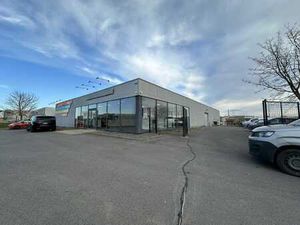 SUPERBE IMMEUBLE SEMI-INDUSTRIEL A LOUER