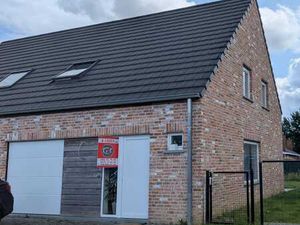 Maison neuve semi mitoyenne avec jardin et garage