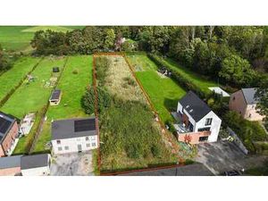 Terrain de 22 ares pour villa 3 façades.