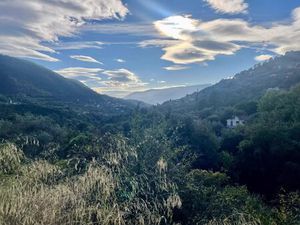 Exclusivité ! Terrain Constructible avec vue dégagée à Saint-Blaise