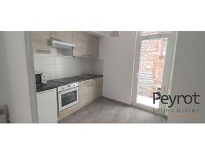 PROCHE UNIVERSITE DROIT - T2 au 2ème étage rénové