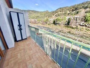 À louer à l'année – Studio meublé avec grand balcon et v