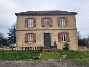 Belloc-Saint-Clamens : maison de village en location