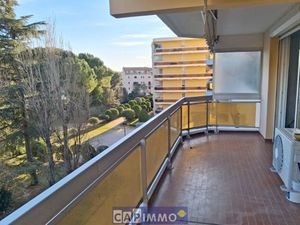 APPARTEMENT T3  CAVE  83130 LA GARDE