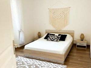 Appartement T2 rénové – Dernier étage – DPE C – Faibles charges – Pertuis centre