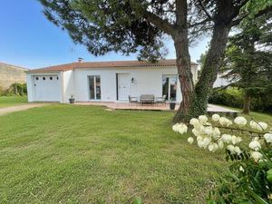 Maison de 5 pièces de 128 m² située à Saint-Michel-Chef-Chef