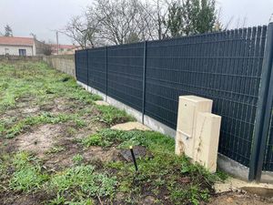 Très beau terrain entièrement viabilisé de 739 m²