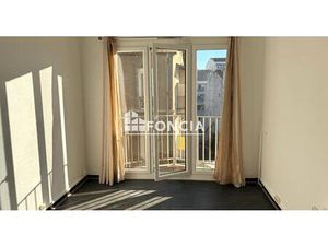 Beau Studio avec Balcon - TBE - Ensoleillé - 5eme Arrondissement