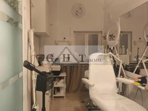 A LOUER LOCAL COMMERCIAL D'ANGLE 56 M² LE CANNET