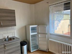 Studio dans un endroit calme