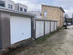 Garage fermé et sécurisé 15m2