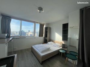 Nancy centre Gare  Studette de 14 m2 WC et SDB en commun