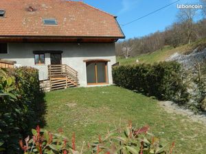 Maison Mitoyenne T6/115 m2 4 kms péage Aix Nord