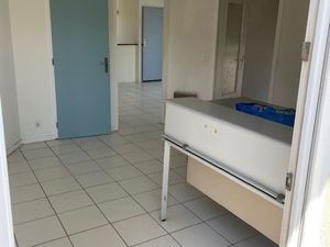 Bureau/local avec parking privé