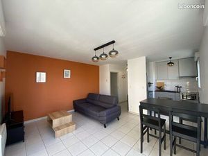 Location meublée 42m2 avec balcon à Gorge de loup