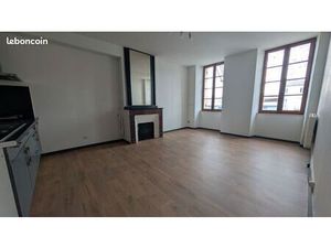 Appartement T2  3 pièces  51m2 à louer non meublé à NERAC