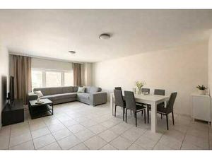 Energiezuinig 2 slaapkamer appartement vlakbij grote mark...