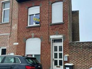 maison d'habitation à rénover avec gd jardin et gd atelier