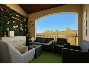 Le Cannet – 2 pièces dernier étage avec parking dans résidence avec piscine