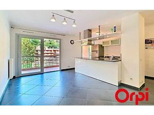 Location appartement  74.4 m² T-3 à Menton  1 325 €